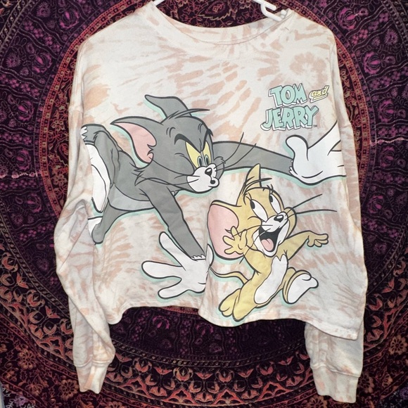 Disney Tom and Jerry Cream and Gray Pajama Set - Picture 6 of 8